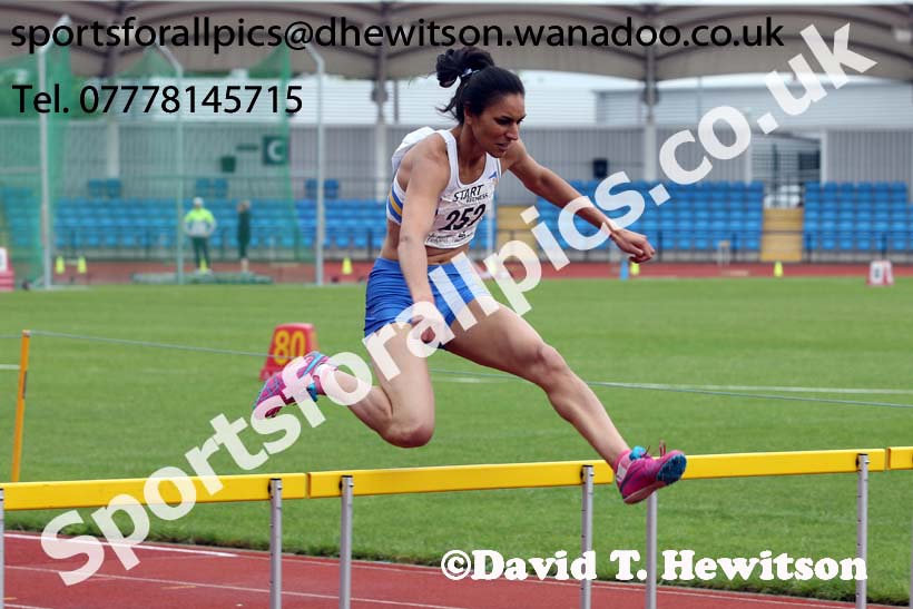 Senior womens 400 metres hurdles, Northern Championships, Sport City, Manchester. Photo: David T. Hewitson/Sports for All Pics